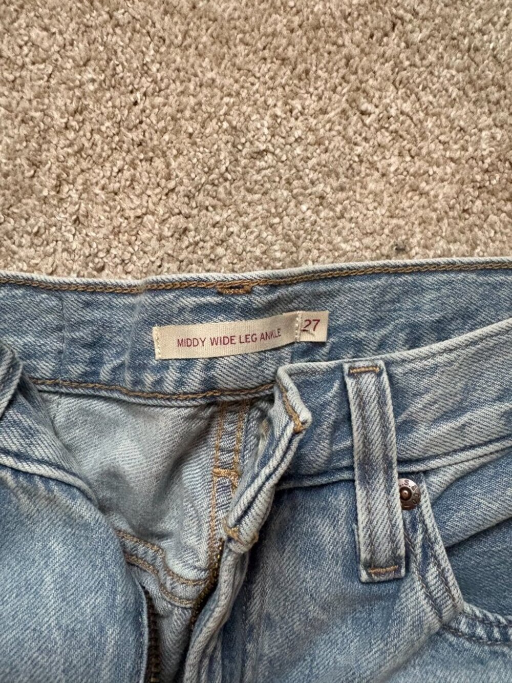 Levi's® Women's Middy Wide Leg Ankle Jeans - Main Character - Picture 3 of 3